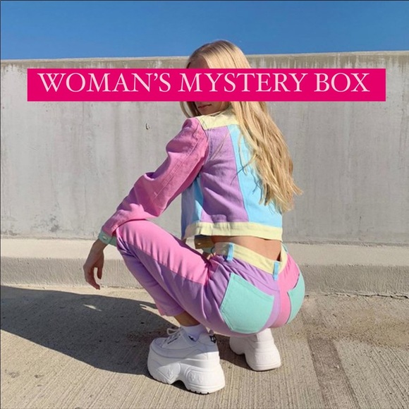 - - ✨Y2K MYSTERY BOX 📦✨NEW WITH TAGS - Picture 3 of 4